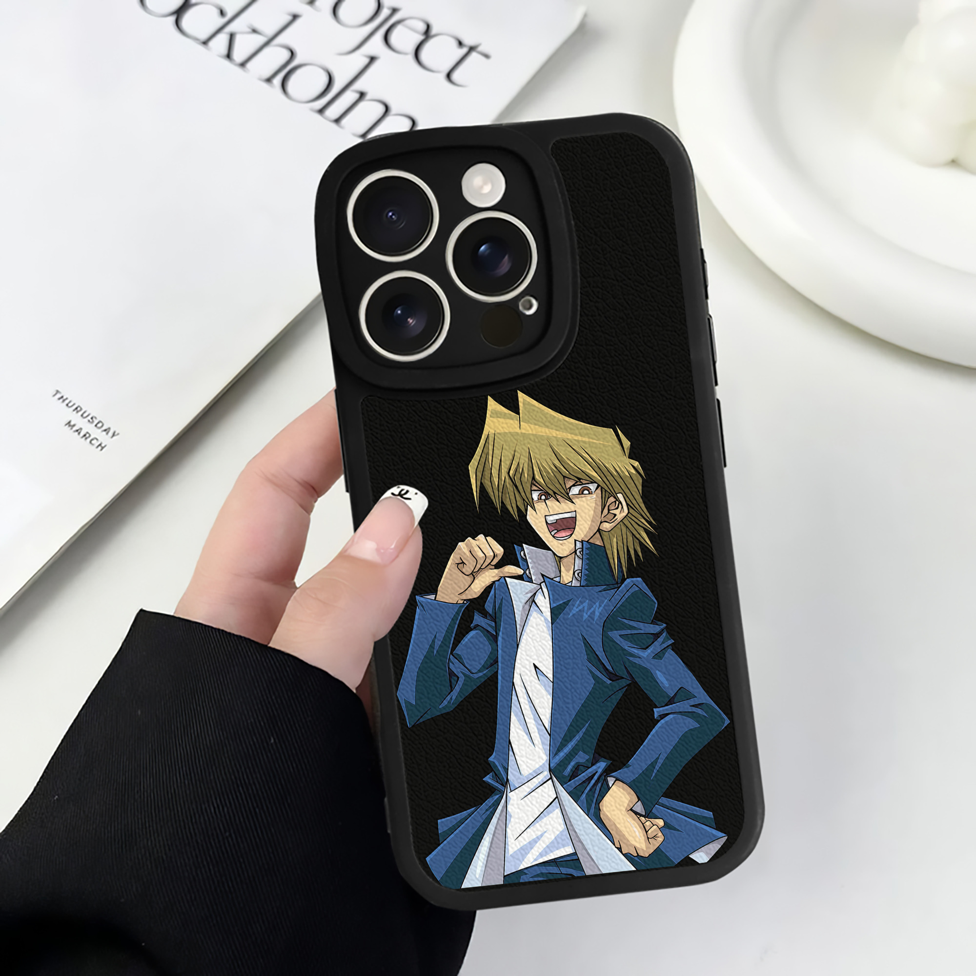 遊☆戯☆王 Yu-Gi-Oh! 【iPhone 16シリーズ対応】シリコンスマホケース（レザー調） 材質：シリコン